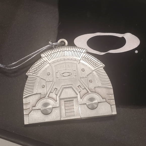Oakley Holiday Ornament Oakley Bunker HQ Ornament 2017 - Picture 2 of 3